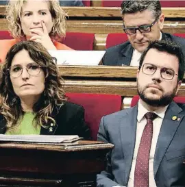  ?? Maria Pratdesaba / ACN ?? Vilagrà y Aragonès, durante la sesión de control en el Parlament