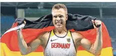  ?? FOTO: BEAUTIFUL SPORTS ?? 17. September 2016: Markus Rehm springt bei den Paralympic­s in Rio 8,21 Meter weit und damit zu Gold.