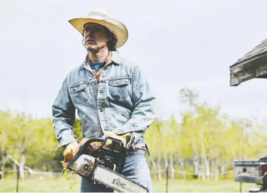  ?? WARNER MUSIC ?? Singer-songwriter Corb Lund’s new album, Agricultur­al Tragic, contains his first original songs in five years, and came after a prolonged slump that became a burst of energy.