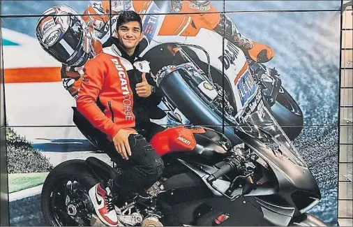  ??  ?? Jorge Martín posa con los colores de Ducati, con quien debuta en MotoGP. Con esta imagen felicitó Pramac al madrileño por su 23 cumpleaños.