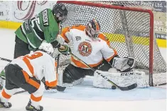  ?? BOB TYMCZYSZYN TORSTAR
FILE PHOTO ?? Goaltender Duncan Nichols-Delay is among Fort Erie’s strengths heading into the Greater Ontario Junior Hockey League semifinals against Hamilton.