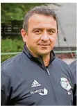  ?? FOTO: ROLF RUPPENTHAL ?? Metin Ayhan beendet seine Trainer-Karriere.