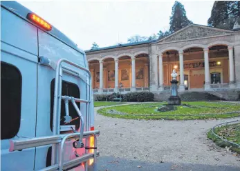  ?? FOTOS: BUCH ?? Der Stopp in Baden-Baden führt auch in die Vergangenh­eit der Bäderstadt.