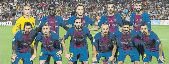  ?? FOTO: PERE PUNTÍ ?? La alineación de Ernesto Valverde en el primer partido oficial de la temporada, ante el Real Madrid, en el Camp Nou y en la ida de la Supercopa de España