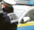  ??  ?? Ein Augsburger Polizist ist wegen Volks‰ verhetzung angeklagt.
