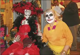  ?? WILLIAM ROLLER PHOTO ?? Frances Schroeder with her, La Catrina during the annual
Day of the Dead celebratio­n in El centro.