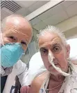  ?? ?? SURGEON Dr Bartley Griffith with patient David Bennett. | AFP