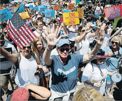  ?? WIN MCNAMEE / AFP ?? Marcha de mujeres en Washington el 28 de junio contra la separación de familias inmigrante­s