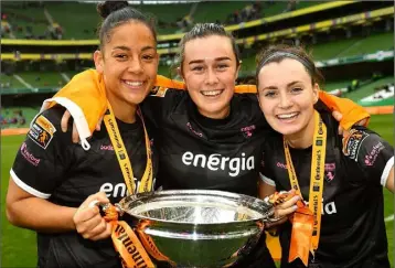  ??  ?? Rianna Jarrett, Orlaith Conlon and Lauren Dwyer with the spoils of success.