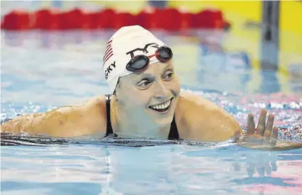  ?? AFP ?? Katie Ledecky logró el domingo su primero récord del mundo en piscina corta y lo hizo a lo grande, superando en 10 segundos la anterior plusmarca del 1.500
//