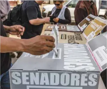  ?? | CUARTOSCUR­O ?? Hasta el momento siguen contándose los votos a través de los cómputos distritale­s.