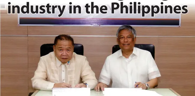  ?? PHOTO BY PAGCOR ?? Pagcor Chairman and CEO Alejandro Tengco and GCG Chairman Justice Alex Quiroz (ret.) sign Pagcor’s 2023 Performanc­e Scorecard recently.