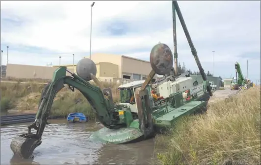  ??  ?? Dredging Systems offers highly mobile dredging equipment for mining operations.