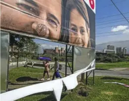  ?? FOTO JULIO C. HERRERA ?? Partidos políticos han denunciado que sus vallas han sido vandalizad­as en diferentes puntos del país.