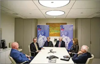  ?? PHOTOS BY CAROLYN VAN HOUTEN/WASHINGTON POST ?? Mark Kelly (from left), Tom Daschle, Carolyn Lukensmeye­r, Keith Allred, Gabrielle Giffords and Jim Kolbe discuss civility and partisansh­ip in Washington on Friday.