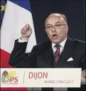  ?? (Photo AFP) ?? Bernard Cazeneuve était particuliè­rement remonté contre Marine Le Pen hier soir à Dijon.