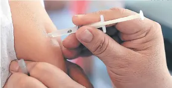  ?? FOTO: EL HERALDO ?? Autoridade­s de Salud informaron que tienen vacunas disponible­s contra el sarampión.