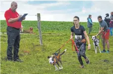  ?? FOTO: G. KAUL ?? Der Hund zieht beim Canicross seinen Halter mit der Leine.