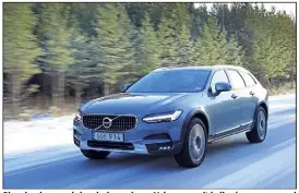 ??  ?? Pionnier des grands breaks baroudeurs, Volvo poursuit la lignée avec ce grand V Cross Country, qui joue la carte du luxe aventurier.