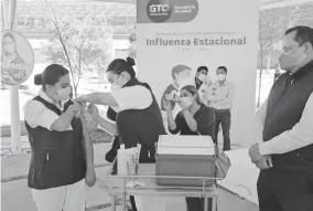  ?? / FRANCISCO CARMONA ?? La campaña de vacunación contra la influenza estacional irá del 1 de octubre y hasta el 31 de diciembre próximo