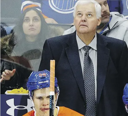  ?? LARRY WONG ?? Head coach Ken Hitchcock stands behind the Oilers bench during Thursday’s 3-2 win over the Los Angeles Kings. The Oilers are 3-1-1 since Hitchcock took over from Todd McLellan.