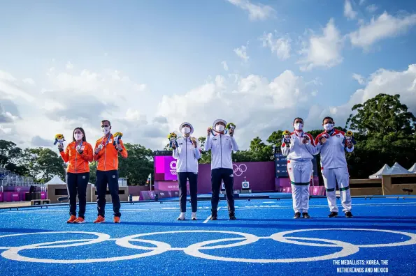  ??  ?? the medallists: korea, the netherland­s and mexico