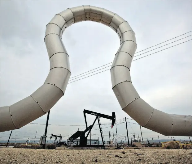 ?? CHIP CHIPMAN / BLOOMBERG FILES ?? It is entirely within Saudi Arabia’s power to move crude oil prices well above US$100 per barrel, Martin Pelletier writes.
