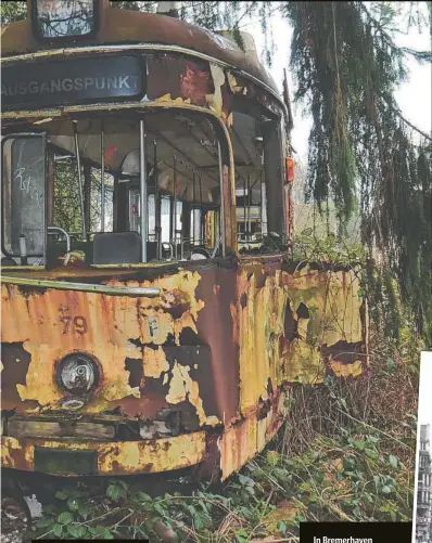  ?? ?? In Bremerhave­n wurde die Straßenbah­n 1982 eingestell­t. In Hamburg schon 1978 – die letzte Linie war die 2, hier auf der Mönckeberg­straße.