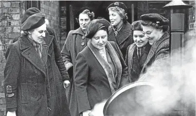  ?? Picture: PA. ?? The Queen Mother with members of the WVS during the Second World War.