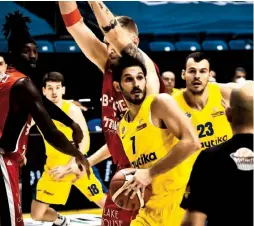  ?? ( Dov Halickman Photograph­y) ?? AFTER UNDERGOING knee surgery early this year, Maccabi Tel Aviv forward Omri Casspi was back on the floor for Monday’s victory over Hapoel Haifa.