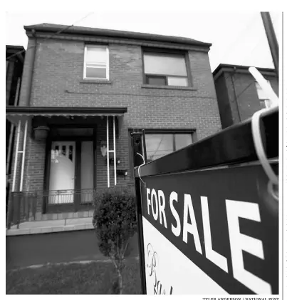  ?? Tyler Anderson / National Post ?? Detached homes in Toronto proper moved closer to a $1-million average price, according
to the Toronto Real Estate Board. Sales in the area also are up 6.1% from a year ago.