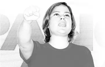  ?? — Manila Times photo ?? Sara Duterte poses with her father’s trademark clenched fist in this file picture.