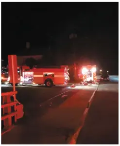  ?? PHOTOS AGENCE QMI, MARC VALLIÈRES ET COURTOISIE TWITTER SPCIQ ?? L’incident est survenu à Saint-augustin-de-desmaures, dans le parc du Boisé-saint-félix, tout près du sentier ci-dessus. L’escouade GRIMP des pompiers de Québec a secouru l’ado de 17 ans au pied d’une falaise, où il a été rapatrié à l’aide d’un harnais.