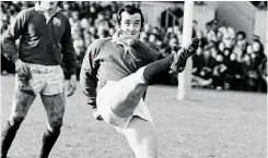  ??  ?? Unique: Phil Bennett is the only fly-half to have captained the Lions