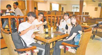  ?? Picture: SUPPLIED ?? Guests enjoy themselves at the hotel restaurant.