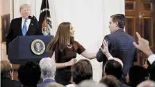  ??  ?? Tensión. El mandatario enfureció contra Jim Acosta, de CNN.