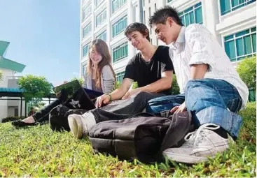  ??  ?? Students from more than 50 countries are pursuing their studies at Swinburne Sarawak.