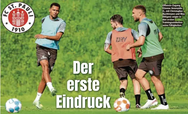  ??  ?? Offensiv-Zugang Etienne Amenyido (l., mit Christophe­r Buchtmann und Max Dittgen) zeigte in den ersten Trainingse­inheiten seine Fähigkeite­n.