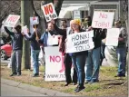  ?? Dan Haar/Hearst Connecticu­t Media / ?? This protest in Stratford last month attracted about 100 people.