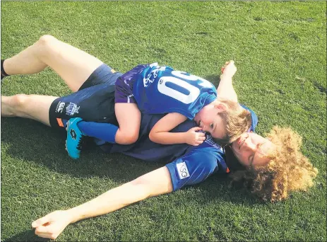  ??  ?? INSTANT MATES: Brown last week. Horsham’s Sam Wade relaxes after a personal coaching session with North Melbourne star Ben