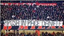  ?? ANSA ?? La dedica della curva del Milan all’ultrà del Varese Daniele Belardinel­li ucciso negli scontri prima di Inter-Napoli del 26 dicembre 2018