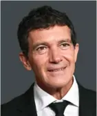  ?? Shuttersto­ck ?? Antonio Banderas celebró sus 60 años contagiado de coronaviru­s.