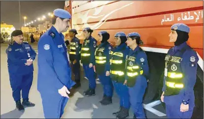  ?? ?? Major-General Khaled Fahad tours the Fire Department headquarte­rs.