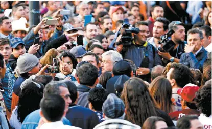  ?? HÉCTOR TÉLLEZ ?? En el acto en Zacatecas estuvieron presentes tanto mineros como maestros.