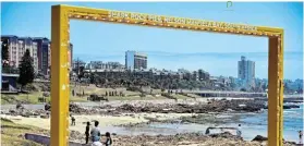  ?? Picture: EUGENE COETZEE ?? IN THE FRAME: Residents and holidaymak­ers on the Gqeberha beachfront at Hobie Beach over the festive season