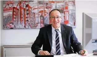  ??  ?? Roland Schüßler ist Vorsitzend­er der Geschäftsf­ührung der Agentur für Arbeit Düsseldorf. Düsseldorf­s Arbeitsmar­kt steht gut da, sagt er.