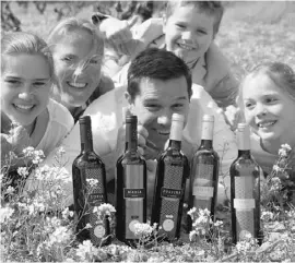  ?? Foto: Bodega De Moya ?? Alle seine Kinder. Neu-Winzer Laurijssen­s.