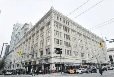  ?? IAN LINDSAY/PNG FILES ?? Vancouver’s Hudson’s Bay downtown store is up for sale. The retailer plans to lease back space from the buyer after the sale.