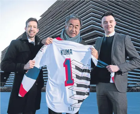  ??  ?? DUNDEE Stars ice hockey team pre- sented a V&A-themed Scottish Cup jersey to world-renowned architect Kengo Kuma.
The jersey, designed by Dundee University student Lucy Hendry, is inspired by Mr Kuma’s stunning Waterfront museum design.
Stars...