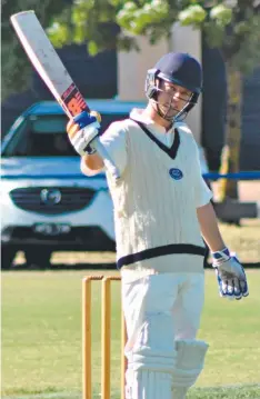  ?? Pictures: ALISON WYND, WES CUSWORTH ?? TONS OF RUNS: Luke Inglis has hit the ground running in his return to Geelong City from Geelong.